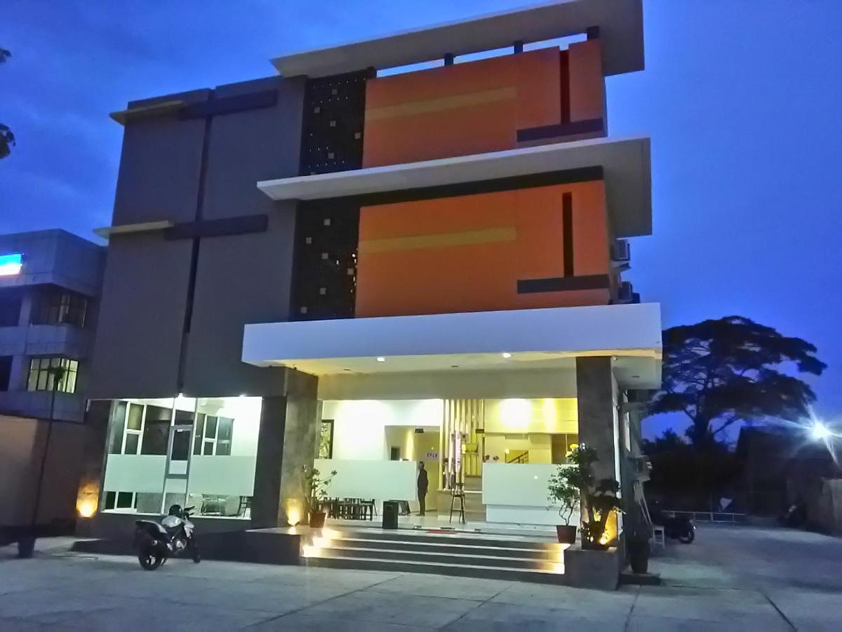 Gaia Asri Hotel Pamanukan Hilir 外观 照片