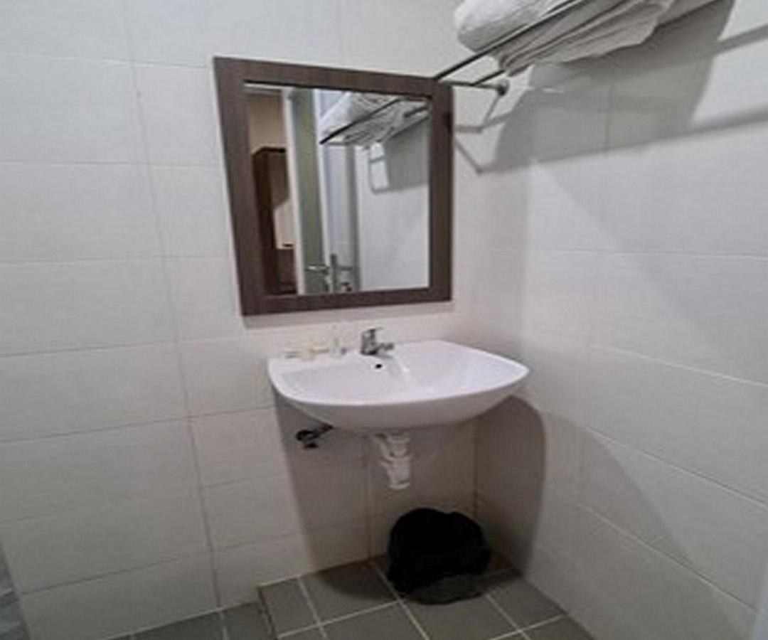 Gaia Asri Hotel Pamanukan Hilir 外观 照片