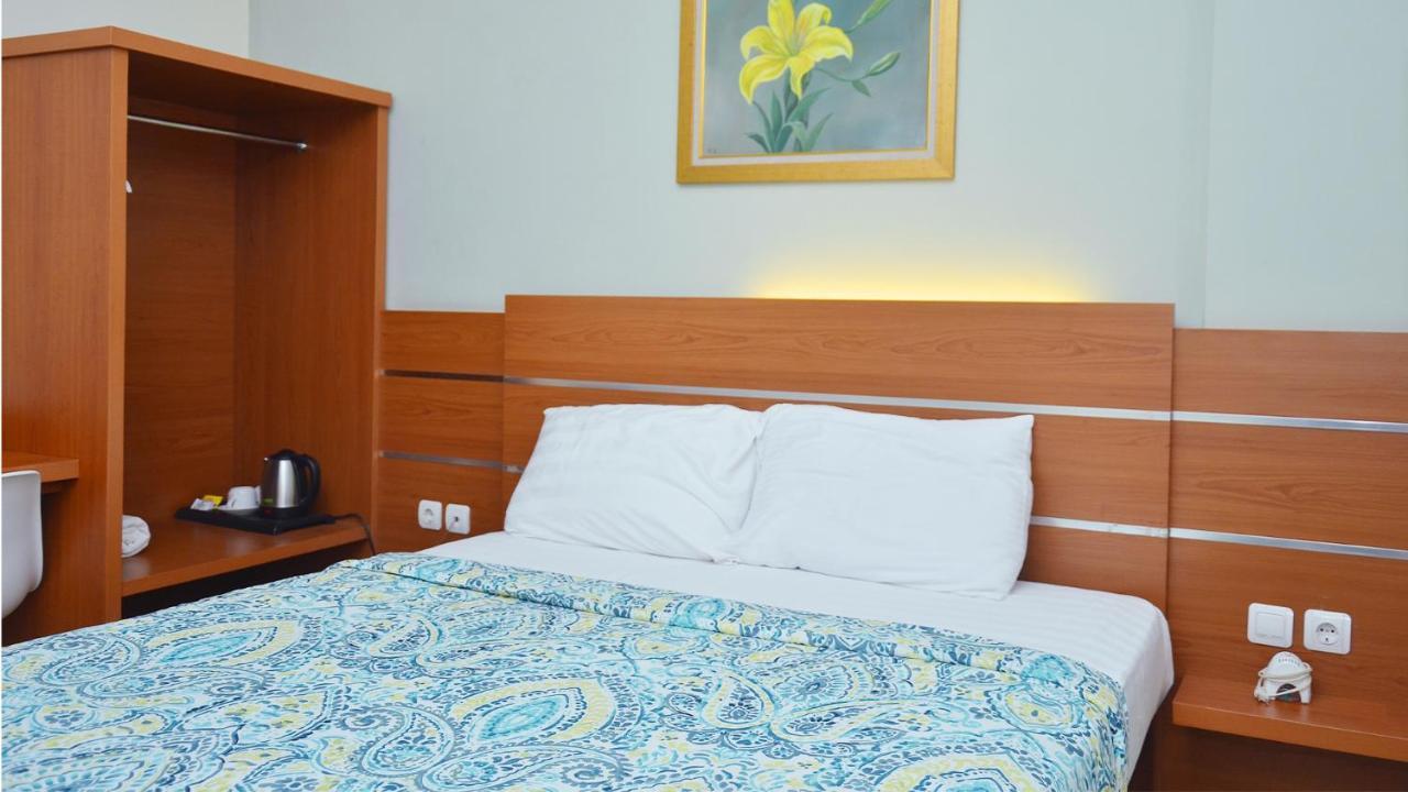 Gaia Asri Hotel Pamanukan Hilir 外观 照片